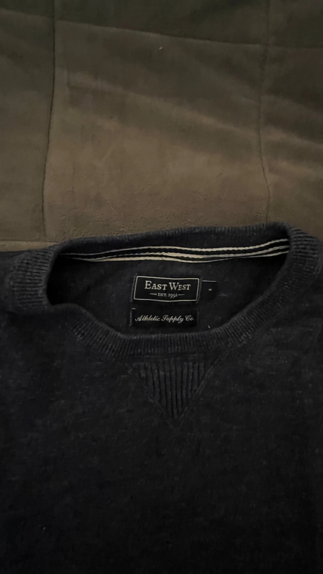 Mörkblå stickad tröja East West - 1