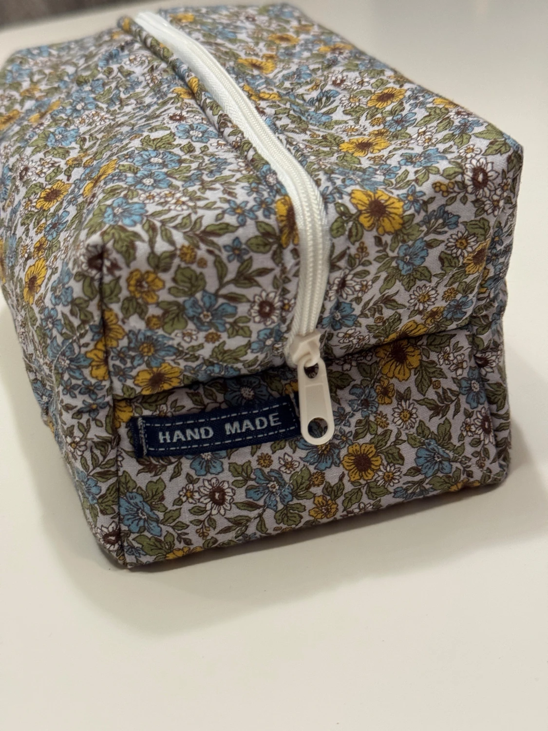 Handgjord necessär av second hand tyger - 1