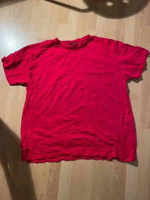 Röd T-Shirt från Clique - Röd T-Shirt från Clique.