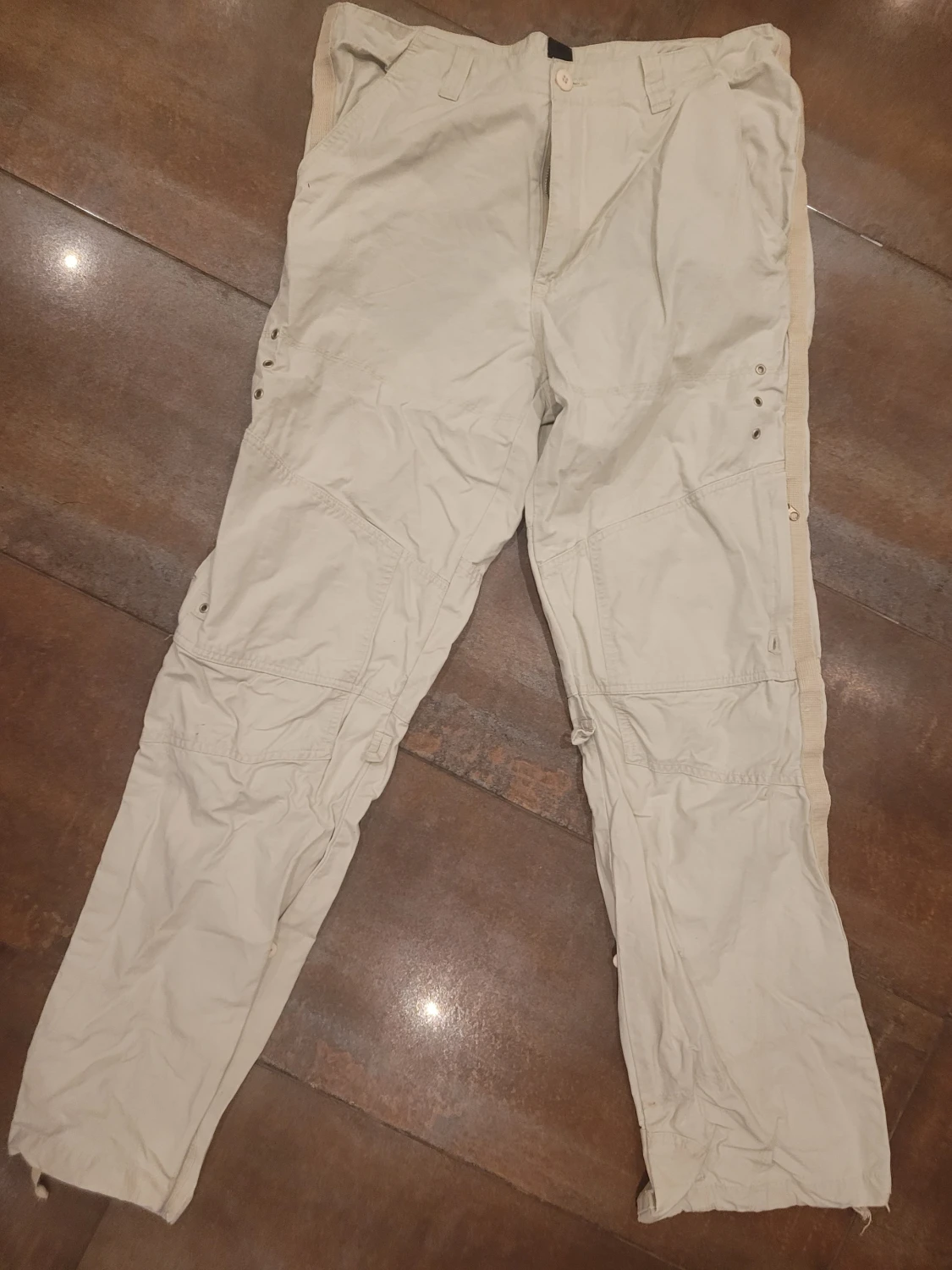 Vita cargopants från Poco Loco M