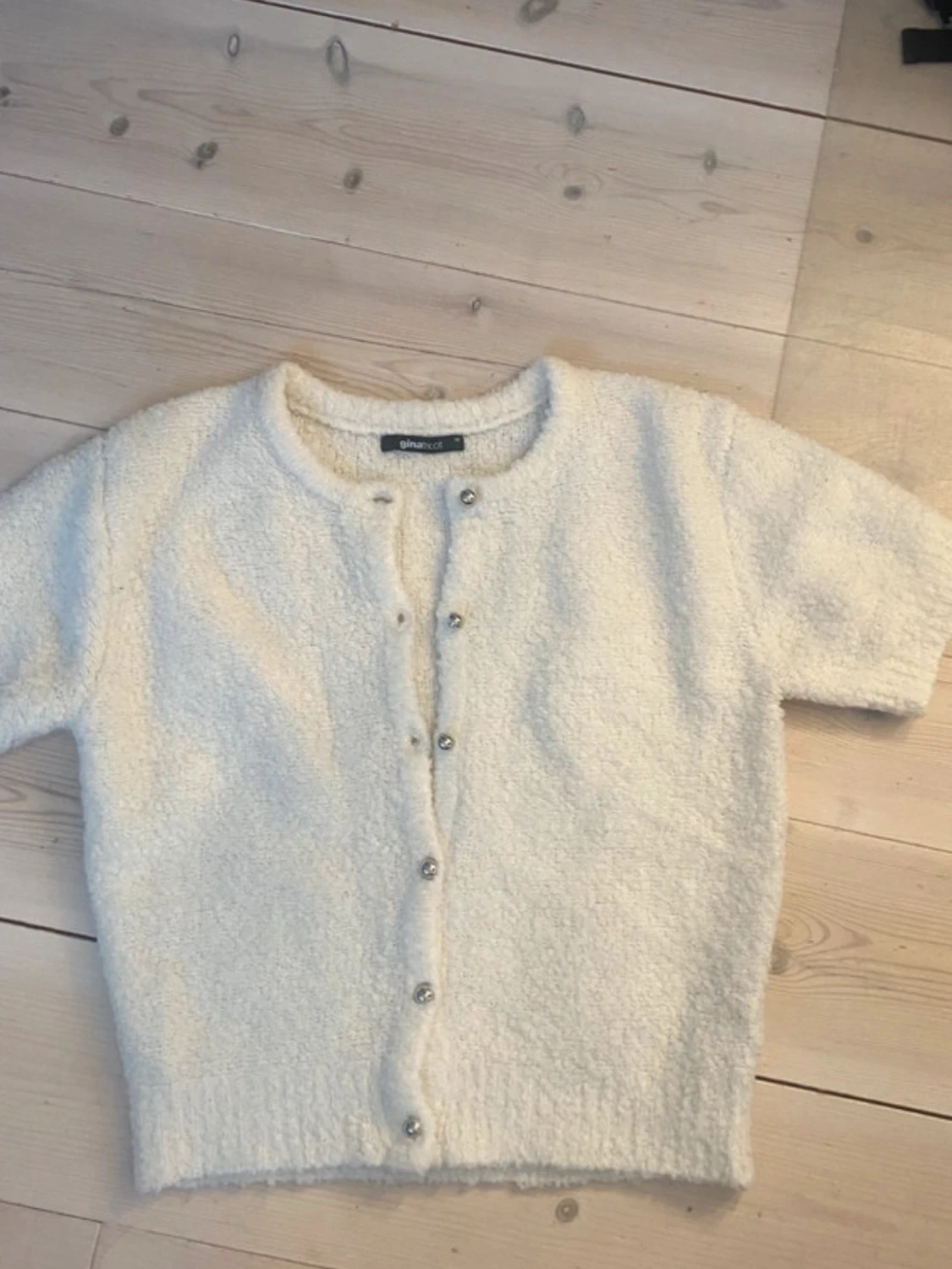 Vit kortärmad kofta från Gina Tricot - 1