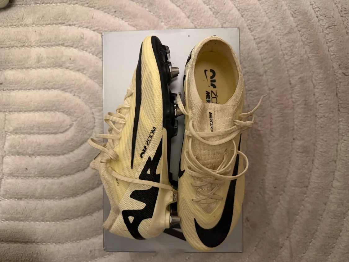Nike fotbollsskor