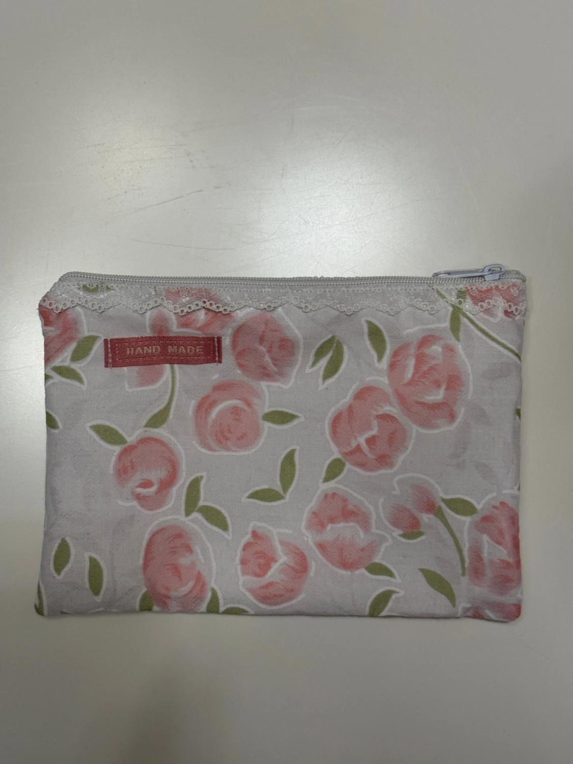 Handgjord necessär av second hand tyger