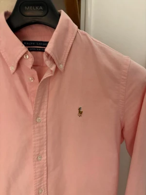 Ralph lauren skjorta  - En snygg Ralph lauren skjorta. St s extra slim. Skulle säga passar dig med storlek xs/s 