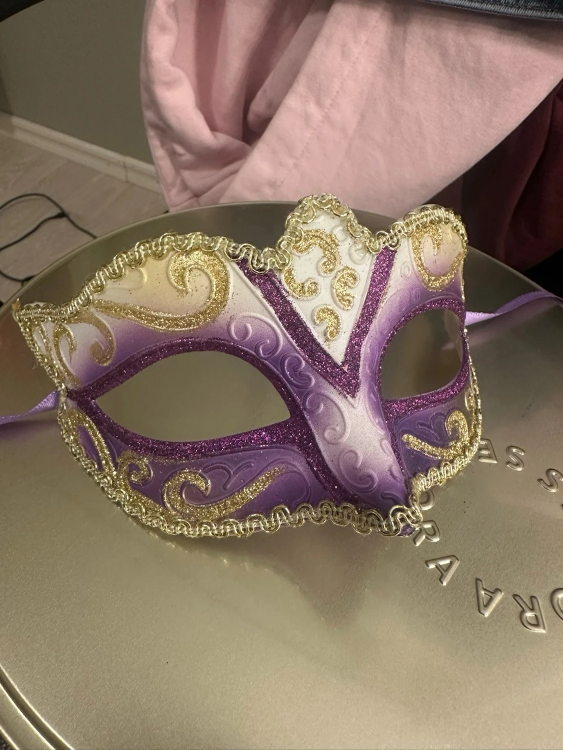 Lila och guld maskeradmask med glitter - 1