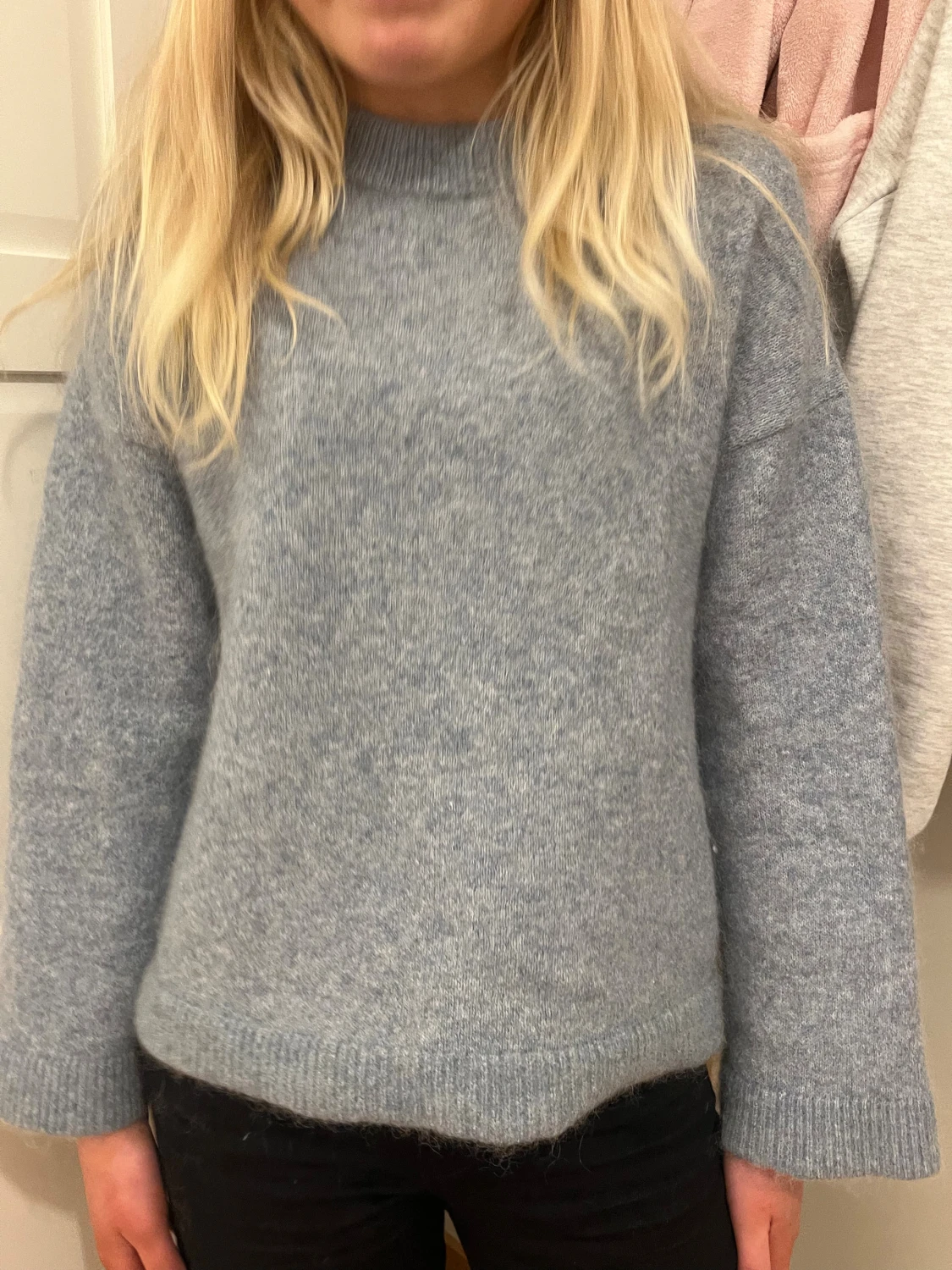 Ljusblå/grå stickad  - 2