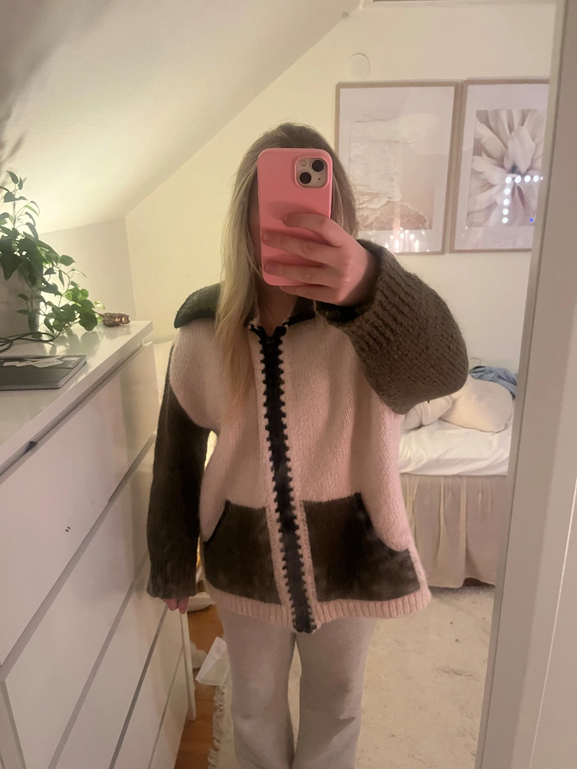 Stickad kofta med dragkedja från Zara