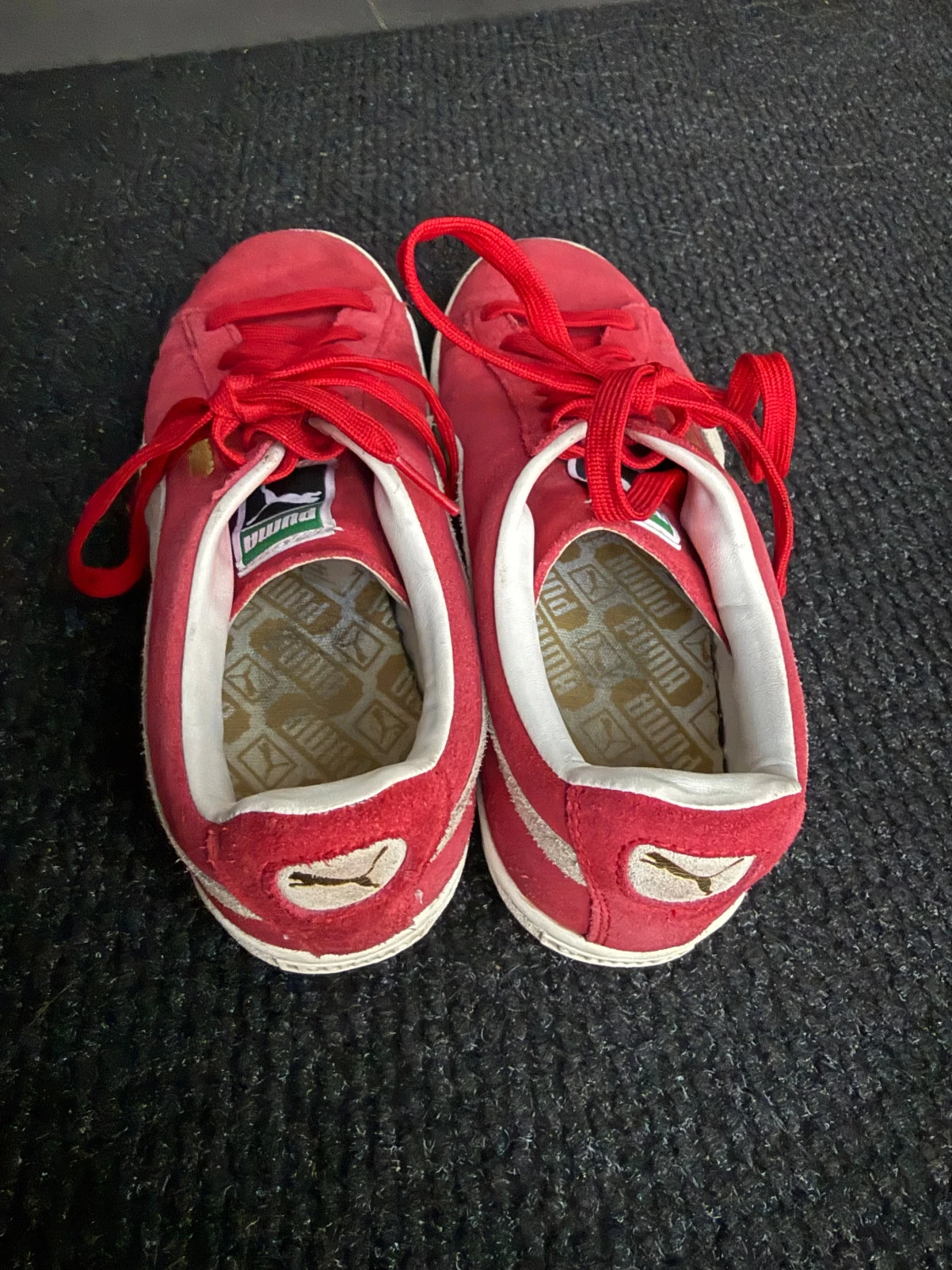 Röda Puma sneakers  - 2