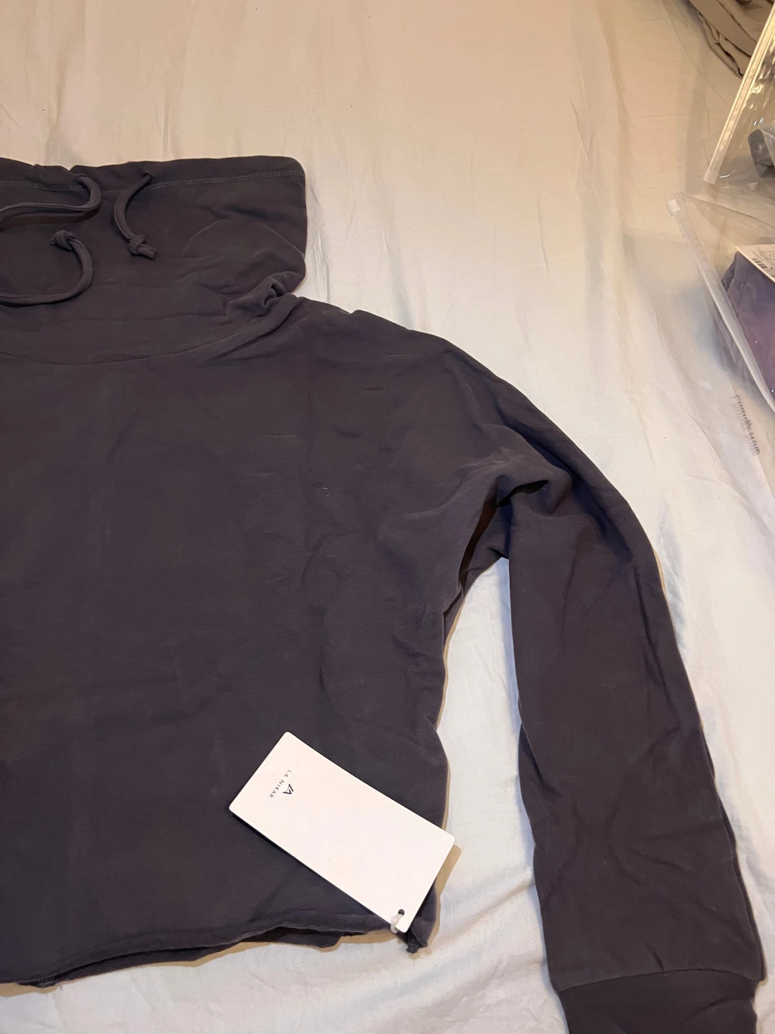 Mörkgrå hoodie från A Line - 1