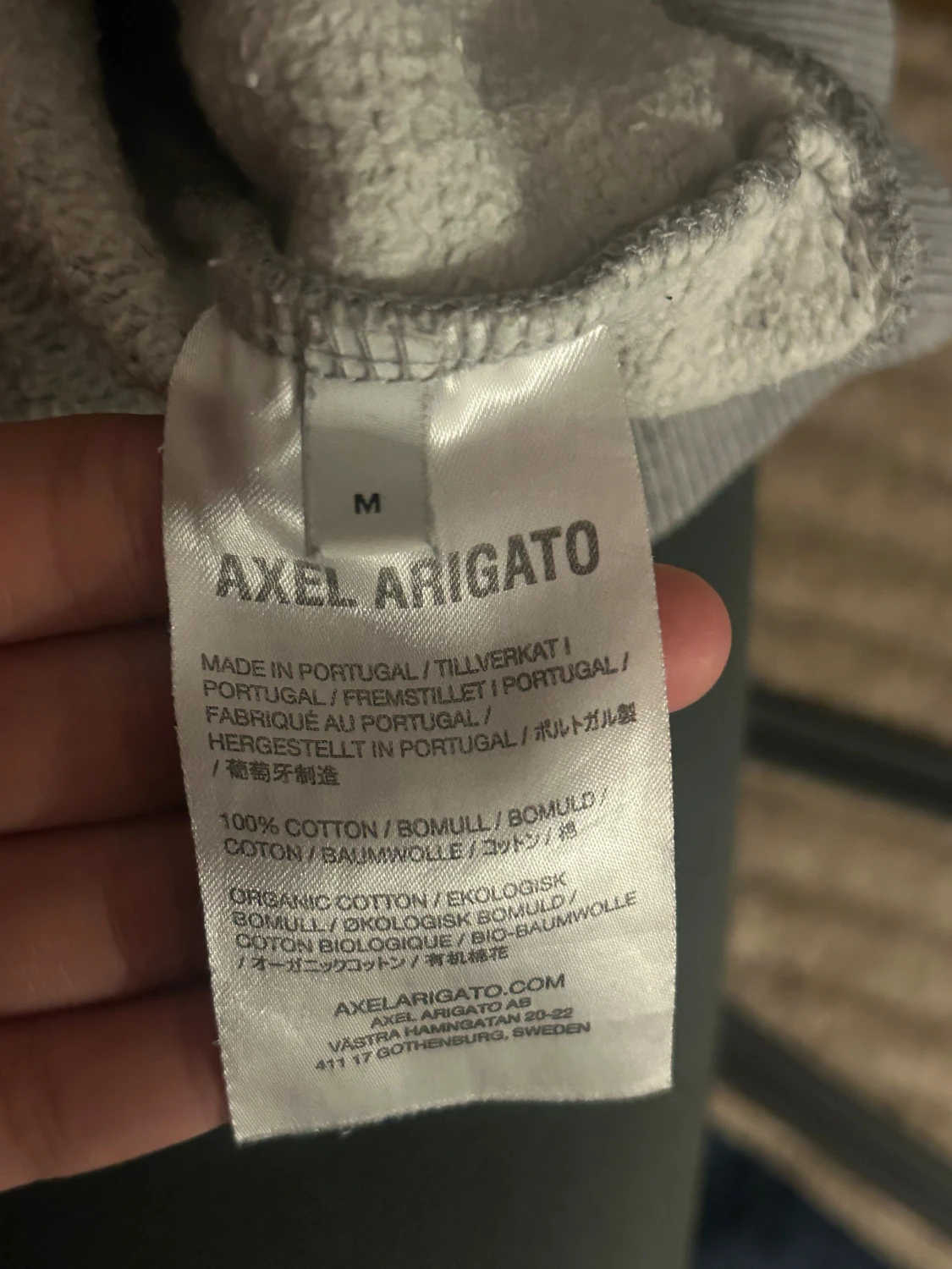 Grå hoodie Axel Arigato med grön text - 2