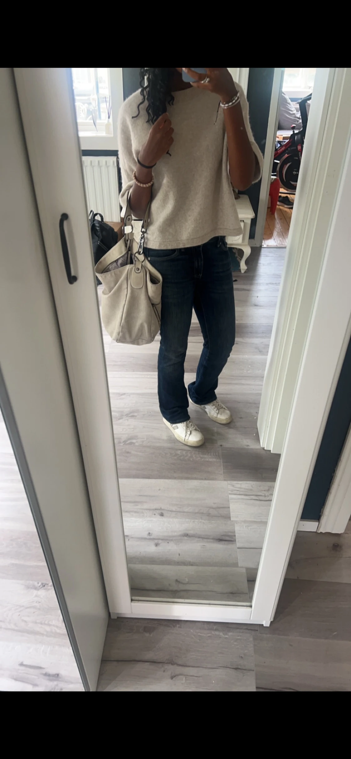 Beige stickad tröja med trekvartsärm - 1