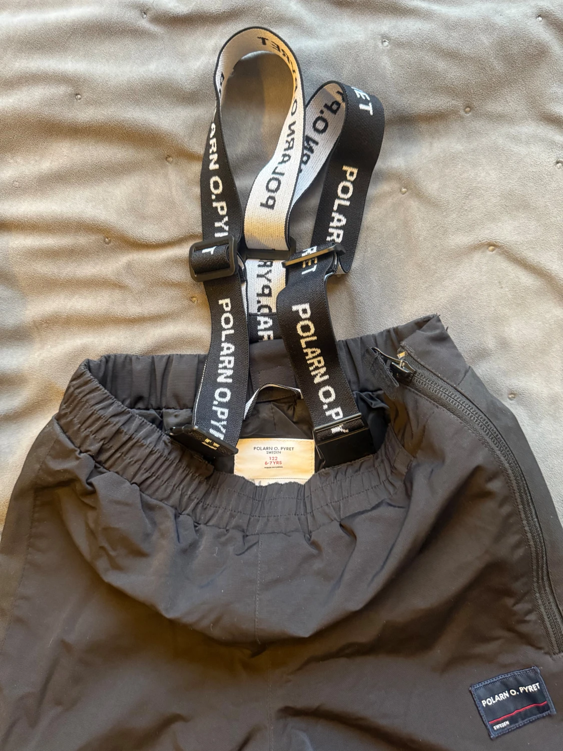 Svarta skalbyxor från Polarn O. Pyret - 1