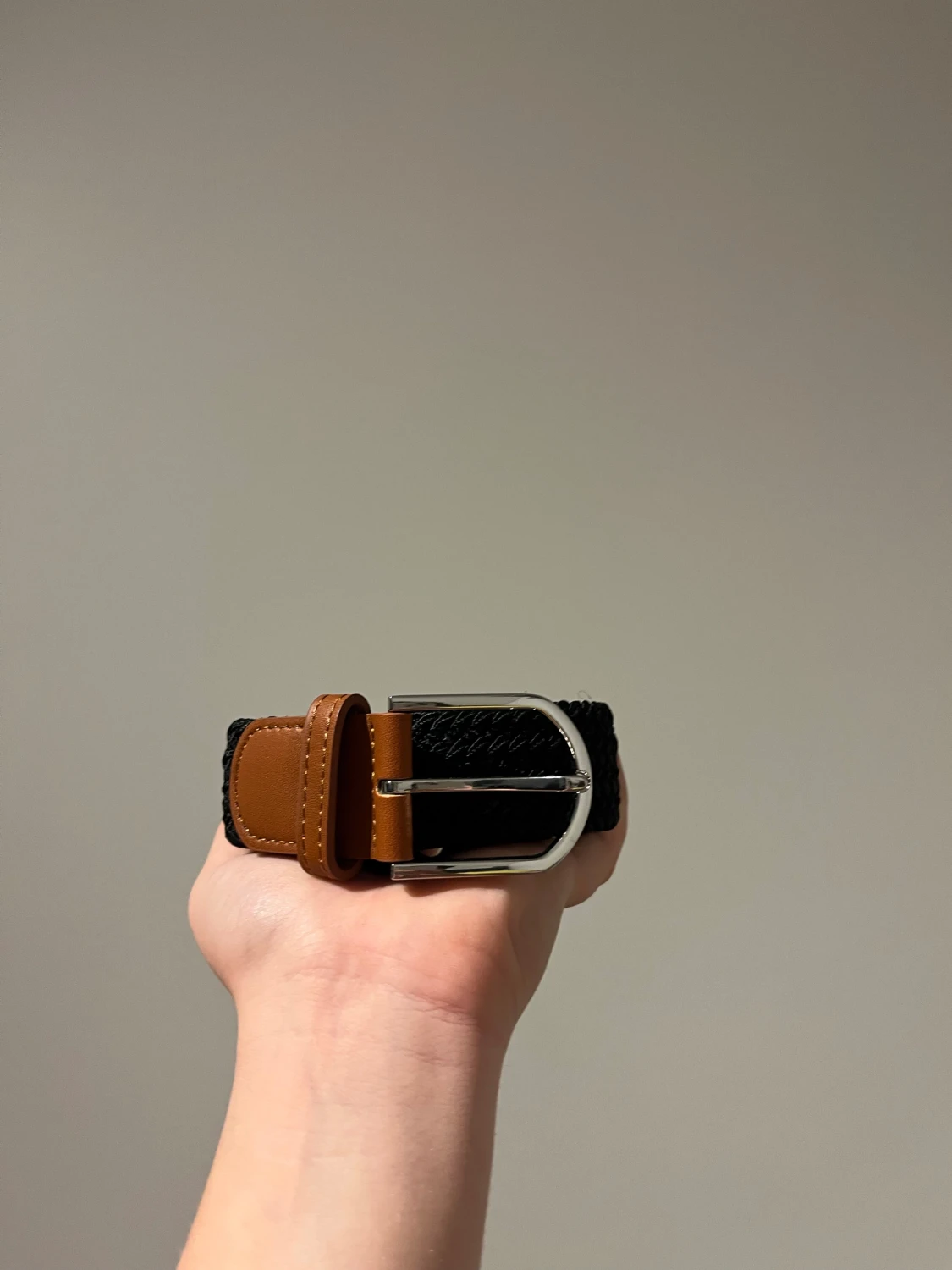 Svart flätat bälte med bruna detaljer - 1