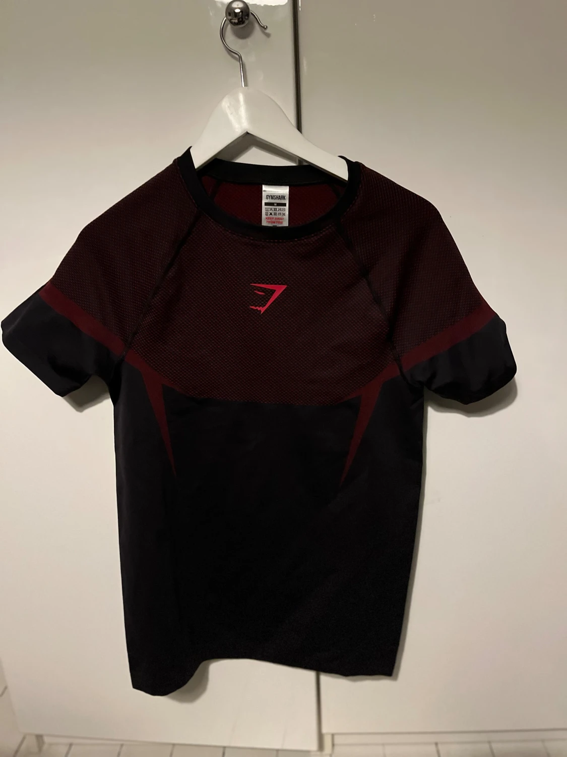 Röd Gymshark ONYX V5