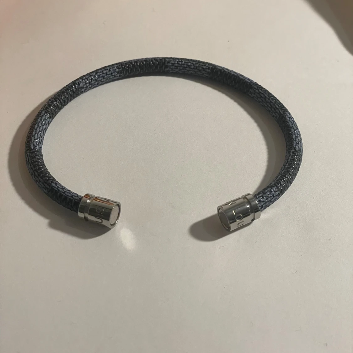 𝓛𝓥 armband - 2