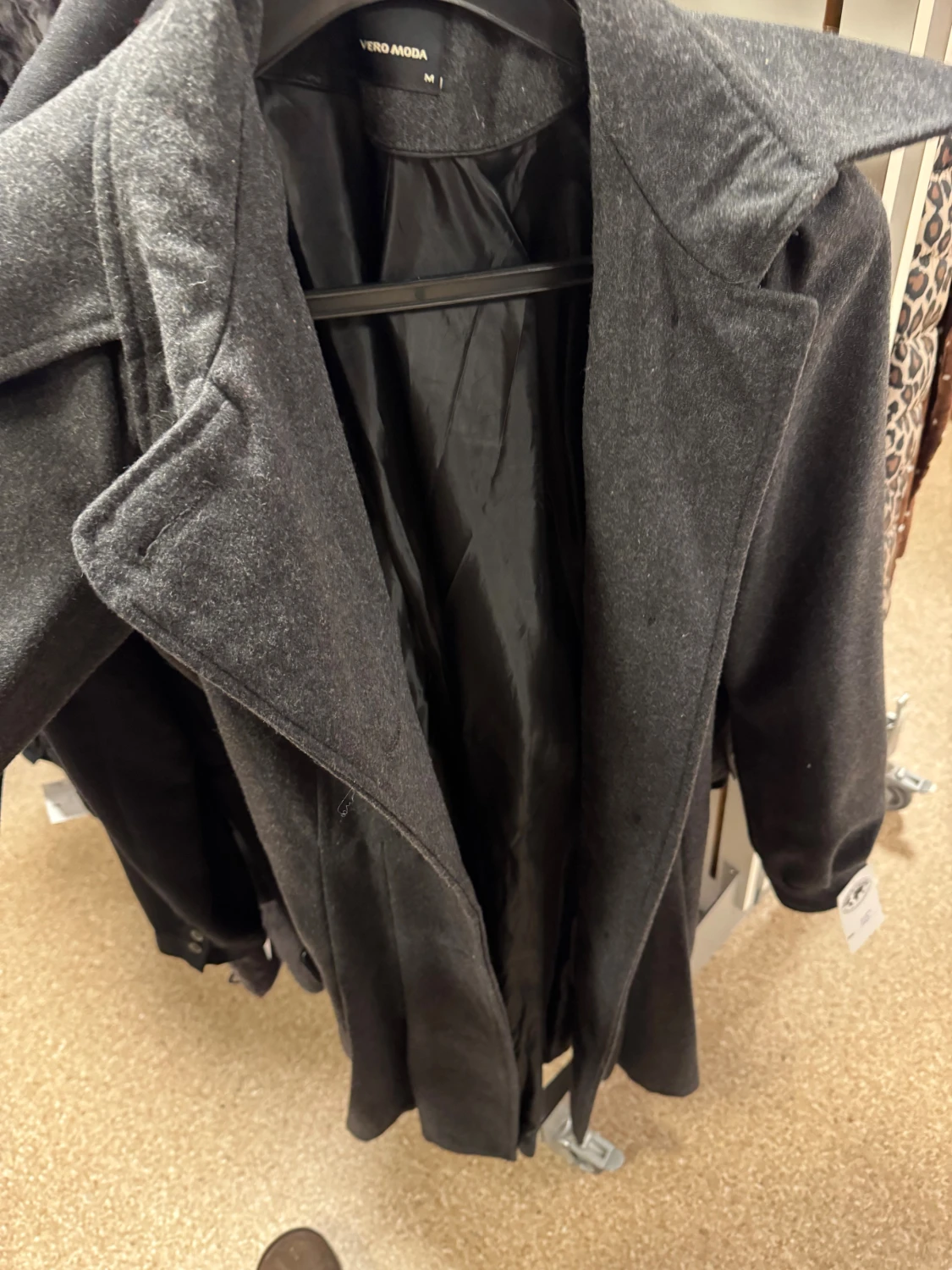 Mörkgrå kappa från Vero Moda