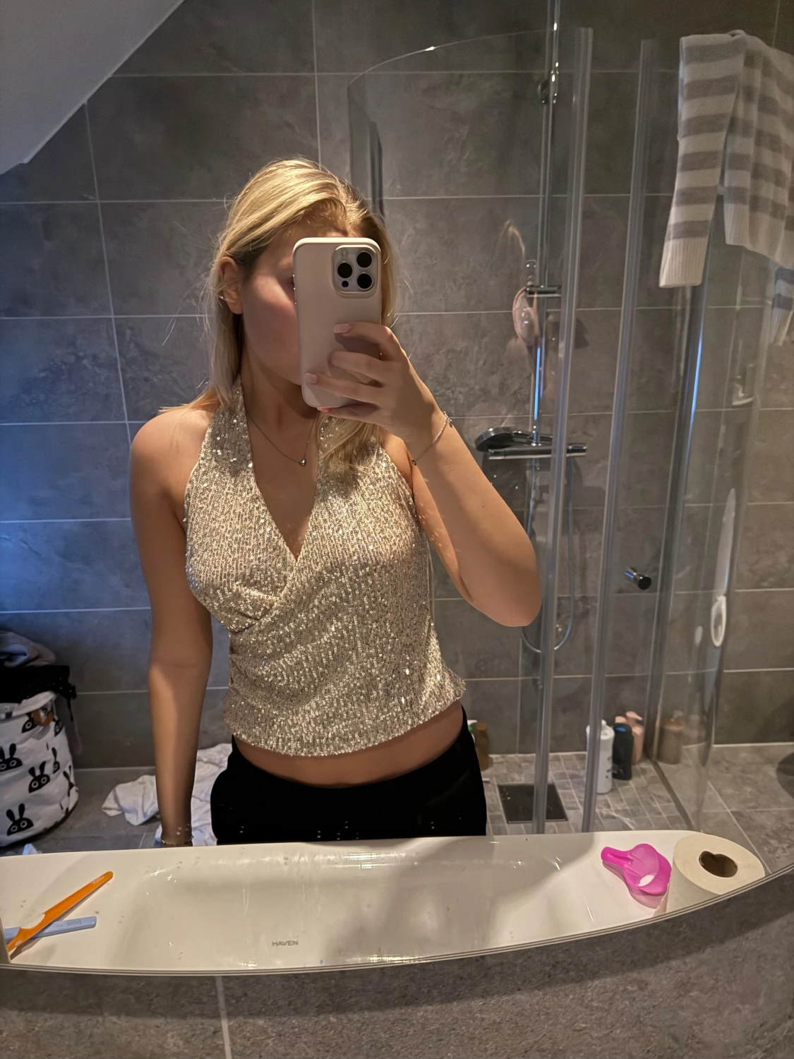 Glittrig topp öppen rygg  - 1