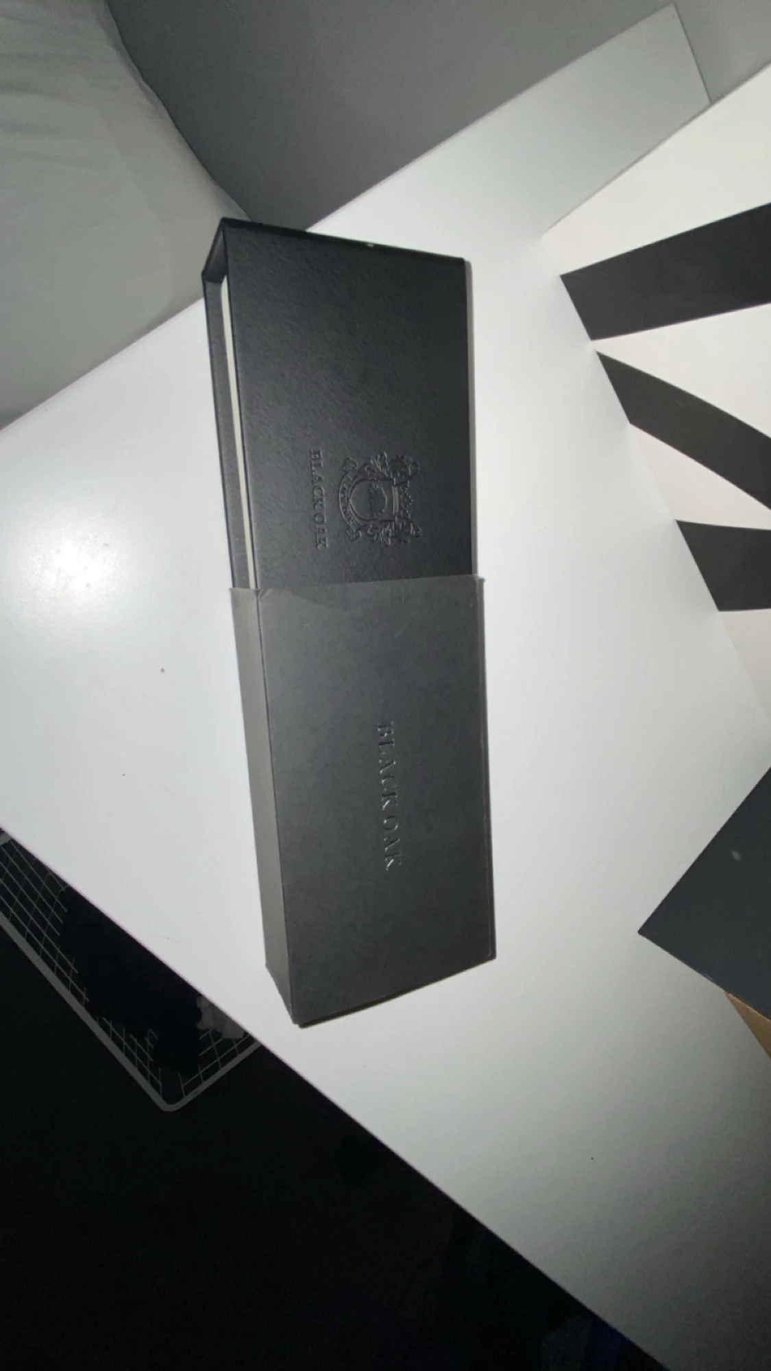 Svart klocka från Black Oak - 2