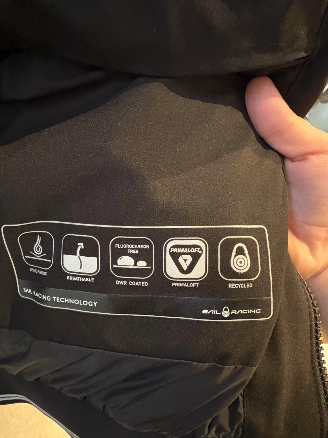 Svart pufferjacka från Sail Racing - 3