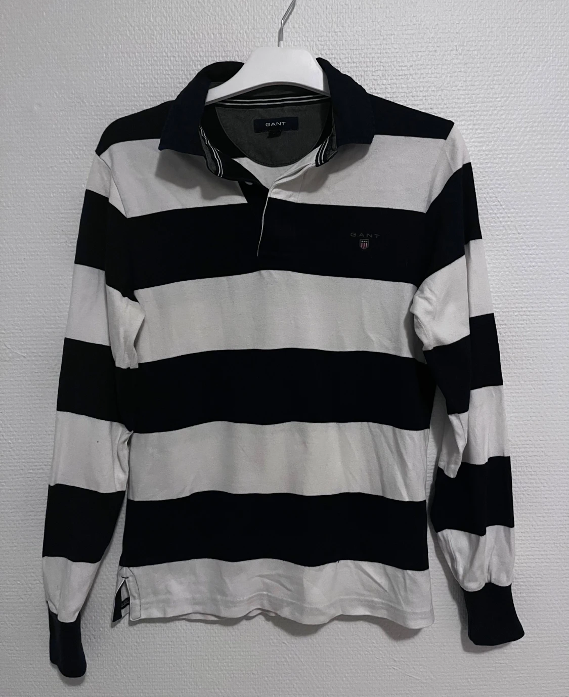 Randig pikétröja från GANT XS