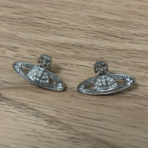 Vivienne Westwood Stud White Diamond Earrings - Brand new (not silver) good quality ‼️ (text me before u buy)