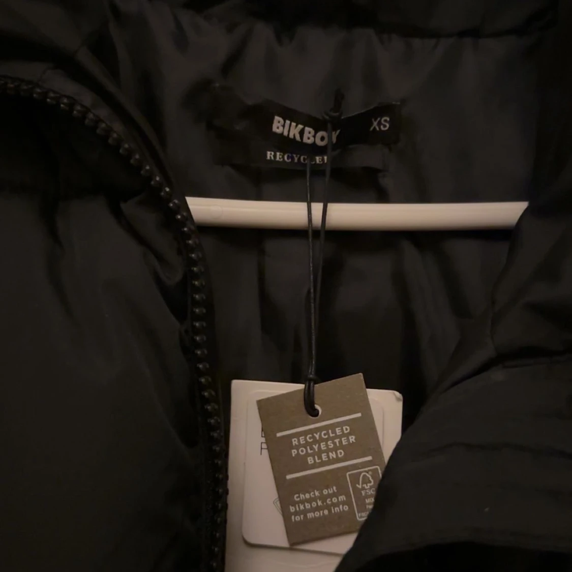 Svart pufferjacka från Bikbok XS