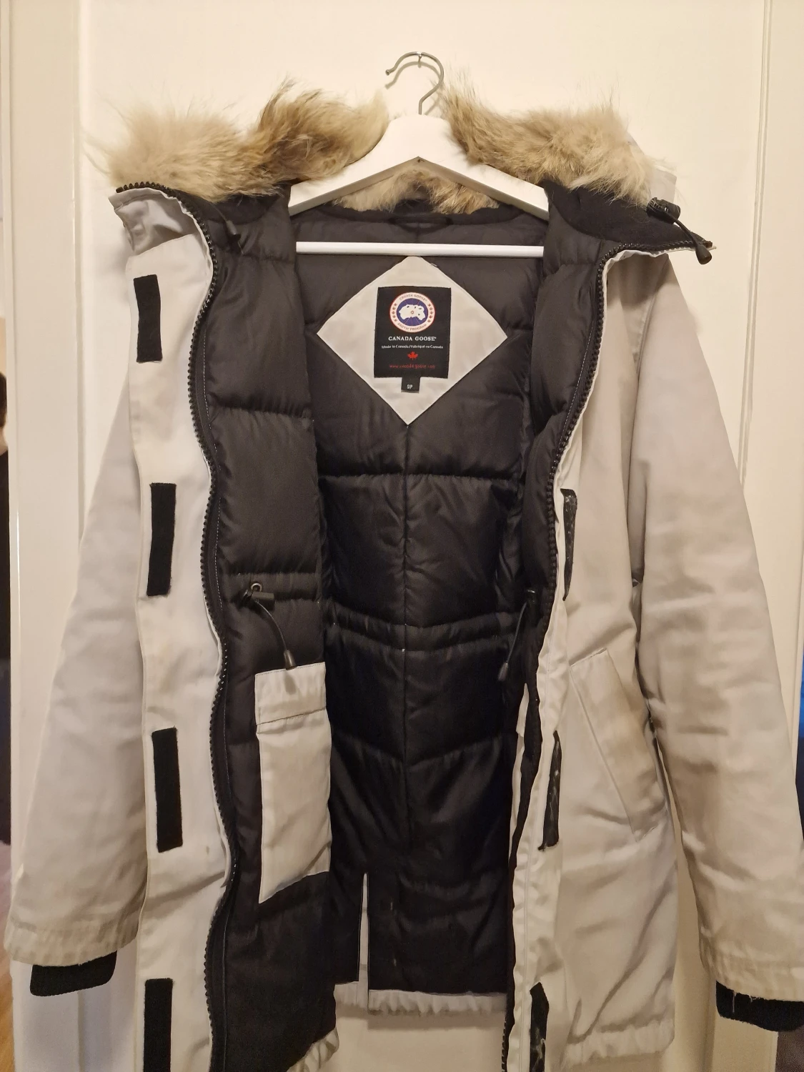 Vit Canada Goose jacka
