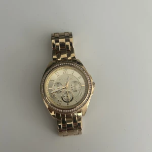 Ivy N Rox klocka  - Fick i present och kommer inte till någon användning, den är som ny. Säljer för 500kr.