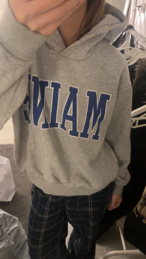 Fet hoodie - Snygg hoodie i storlek M, sitter som S. Från Gina