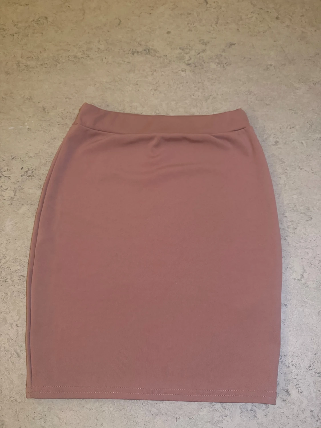 Rosa pennkjol från NLY One XS