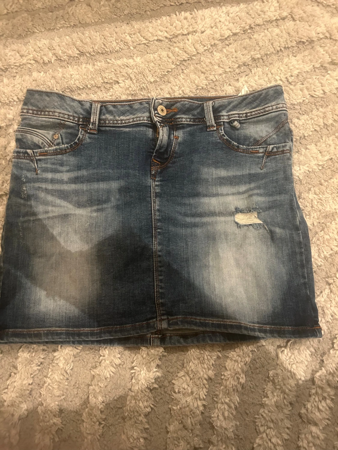 Blå jeanskjol från LTB