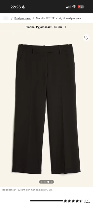 Svarta raka kostymbyxor - Från bikbok, mid waist ,bra skick