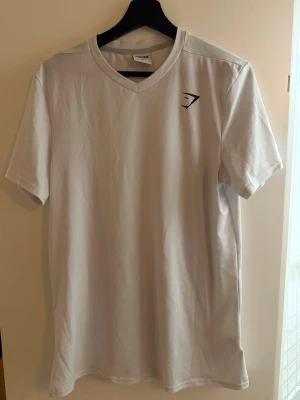 Gymshark - tshirt - Gymshark - T-shirt  Strl M Använt, cond 9/10 Nypris 299:-  Mitt pris 100:-