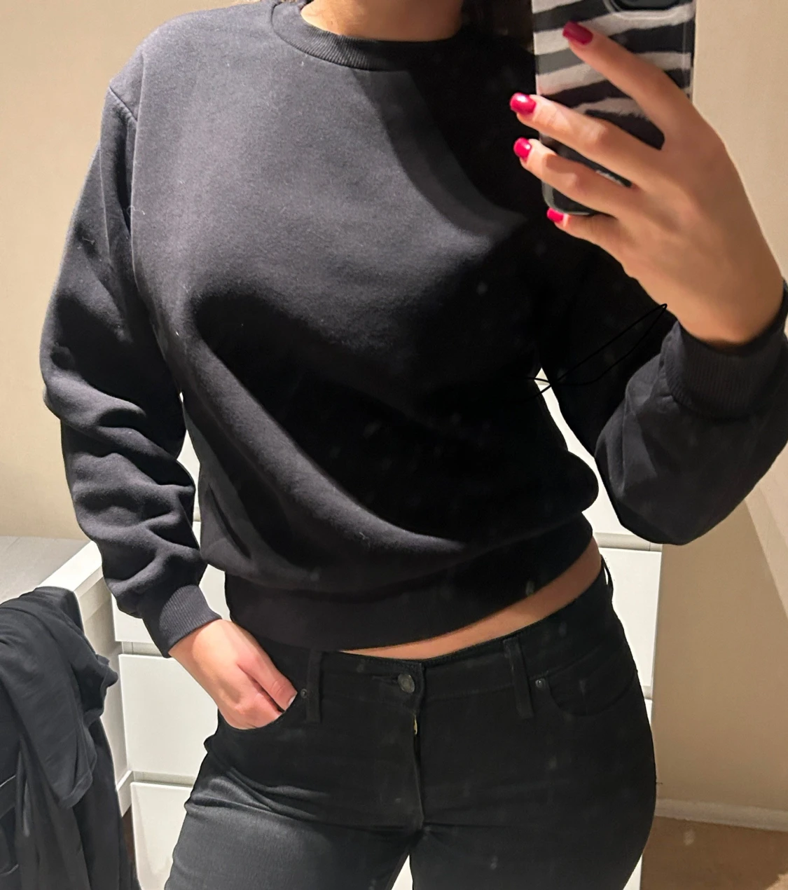 Svart croppad tröja - 2