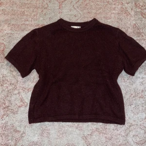 Stickad tshirt Gina - Sjukt snygg stickad tshirt från Ginatricot