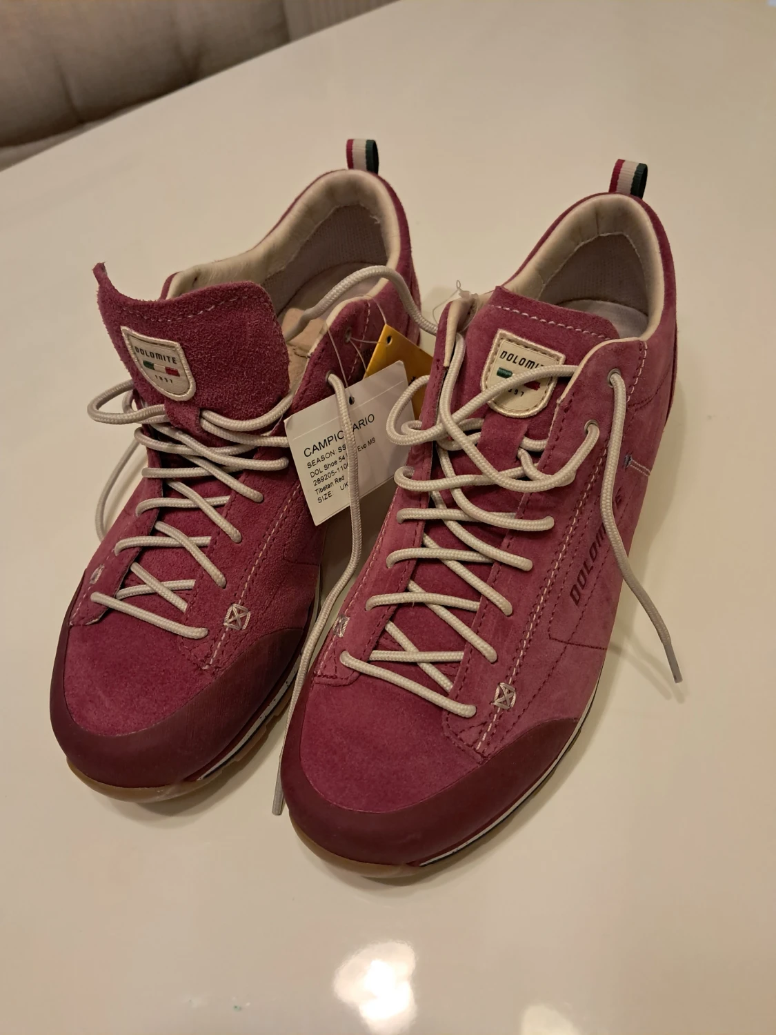 Dolomite vinröda sneakers i mocka