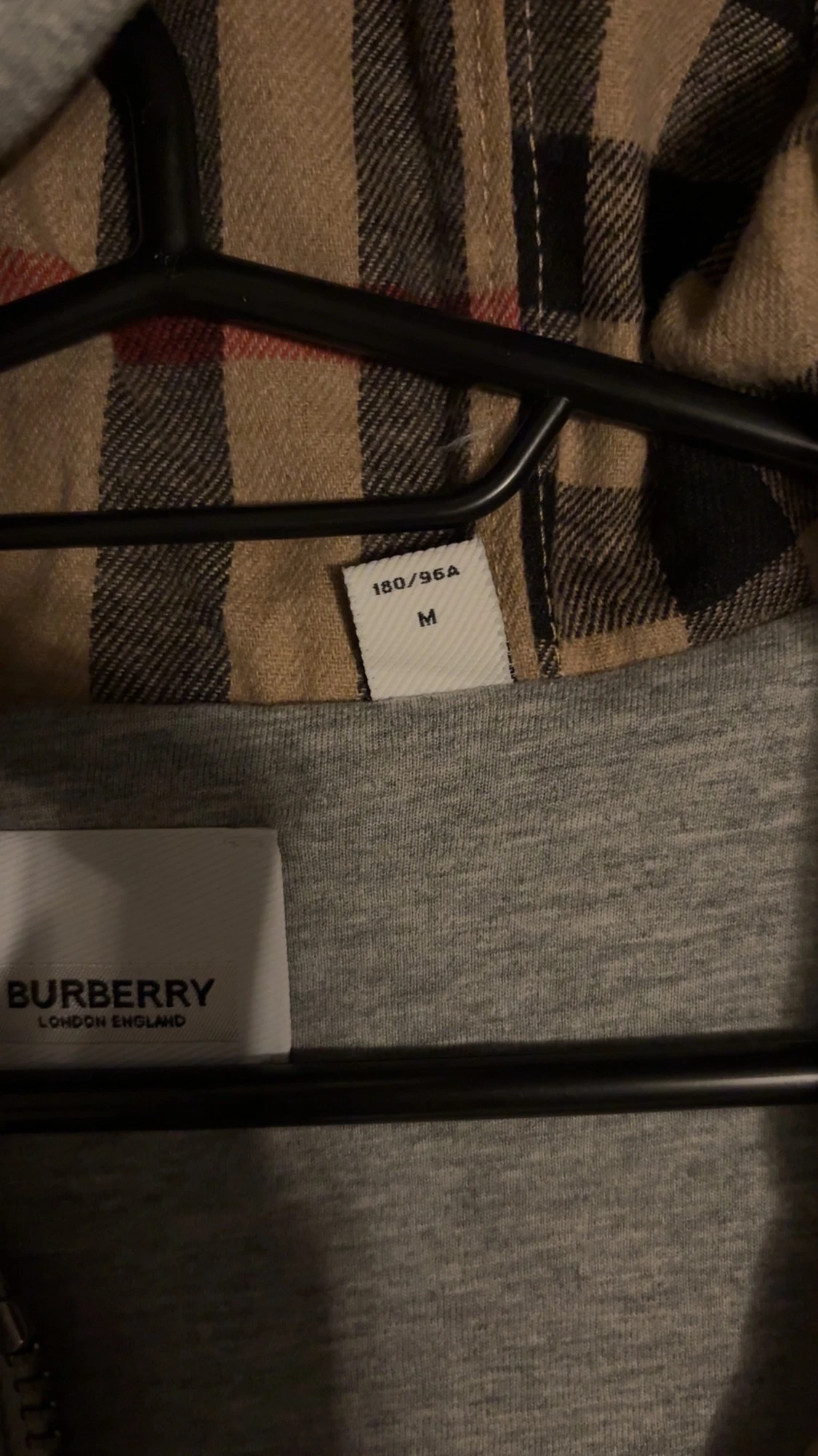 Grå Burberry tröja  - 3