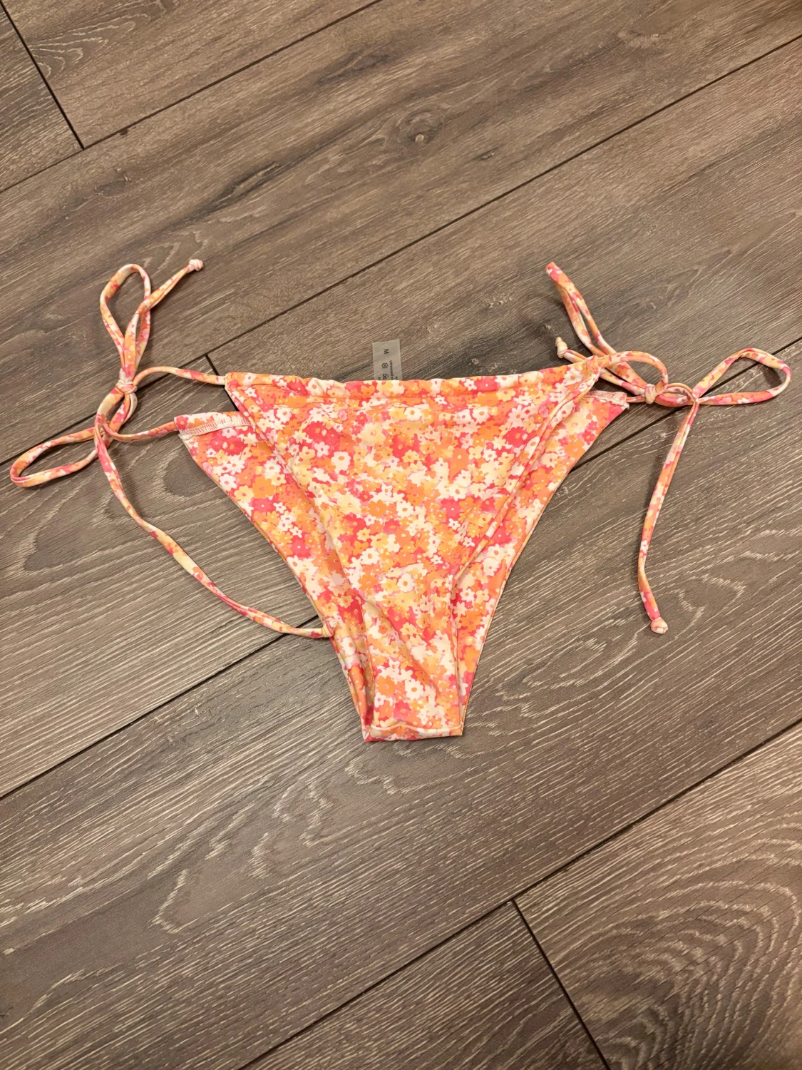 Ett blommigt bikiniset  - 1