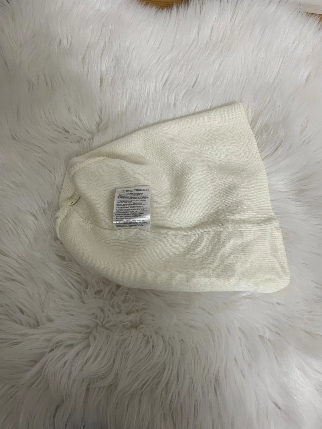 Vit mössa från Lacoste - 3