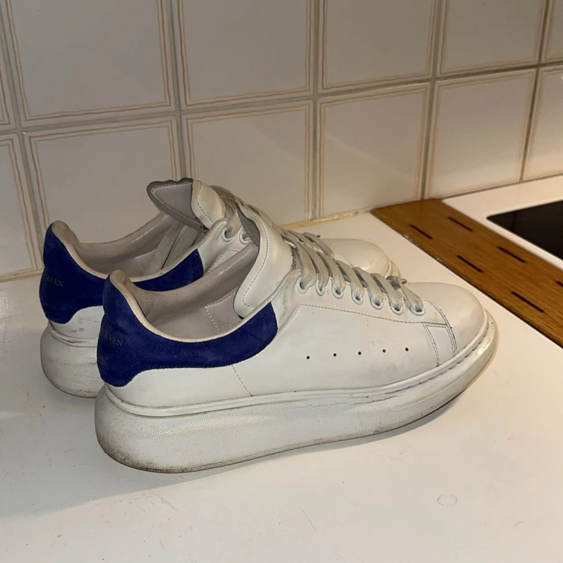 Alexander Mqueens  - 2