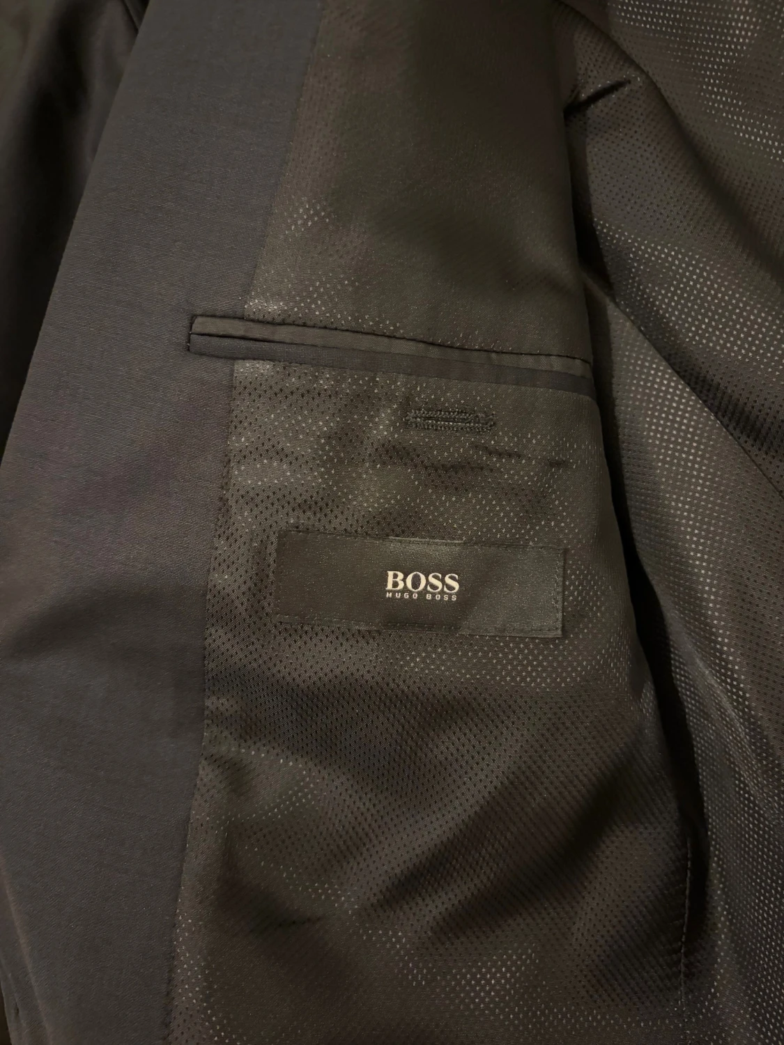 Svart kostym från Hugo Boss - 2