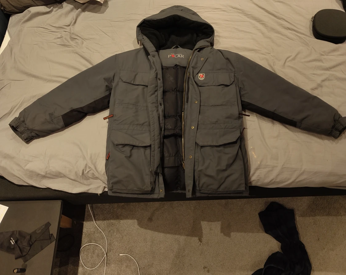 Grå parkajacka från Fjällräven