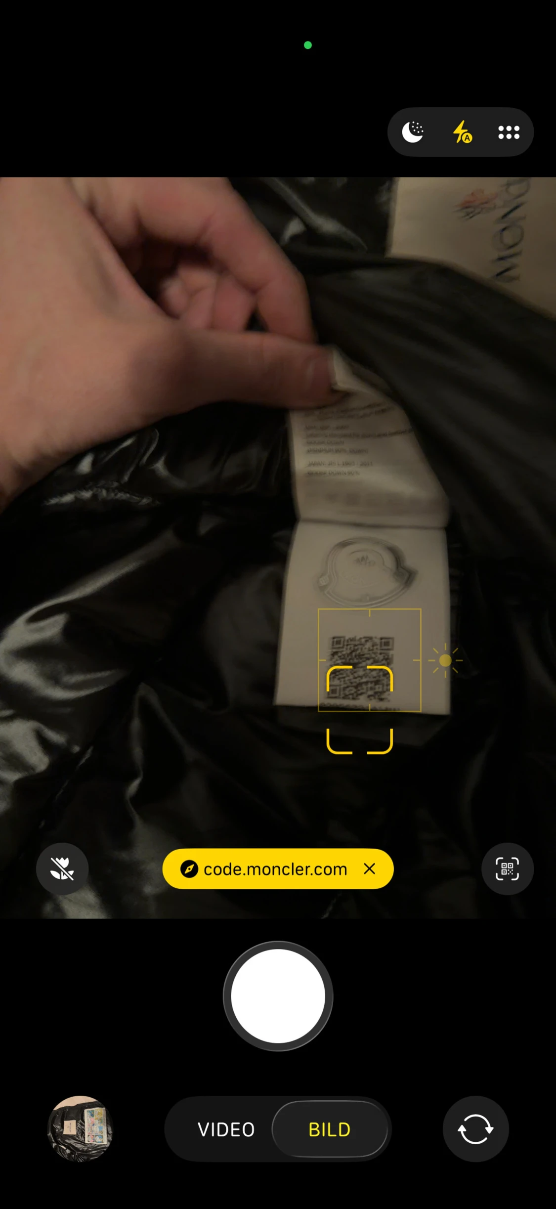 Svart dunväst från Moncler med avtagbar huva - 2