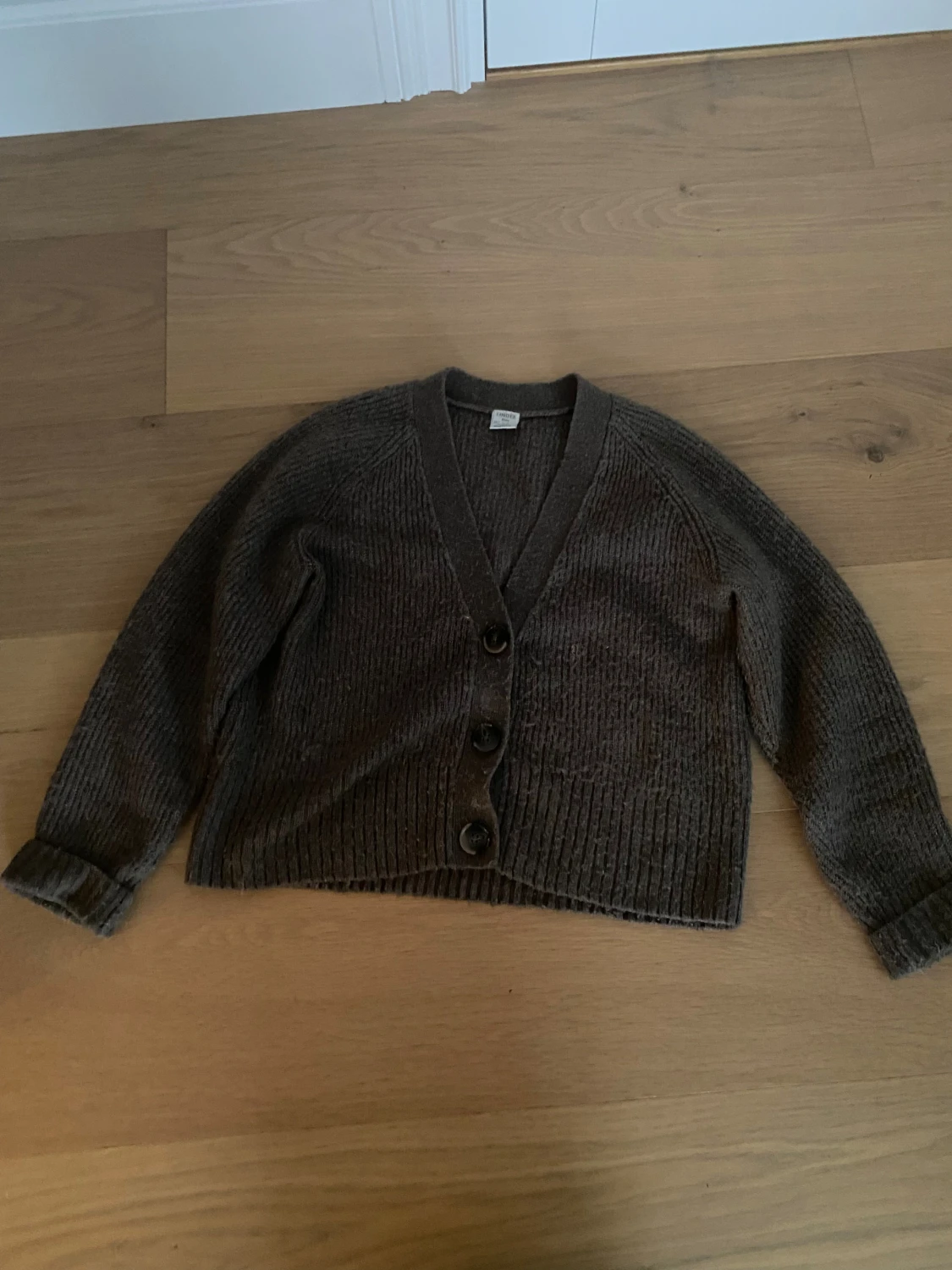 Brun stickad kofta från Lindex - 4