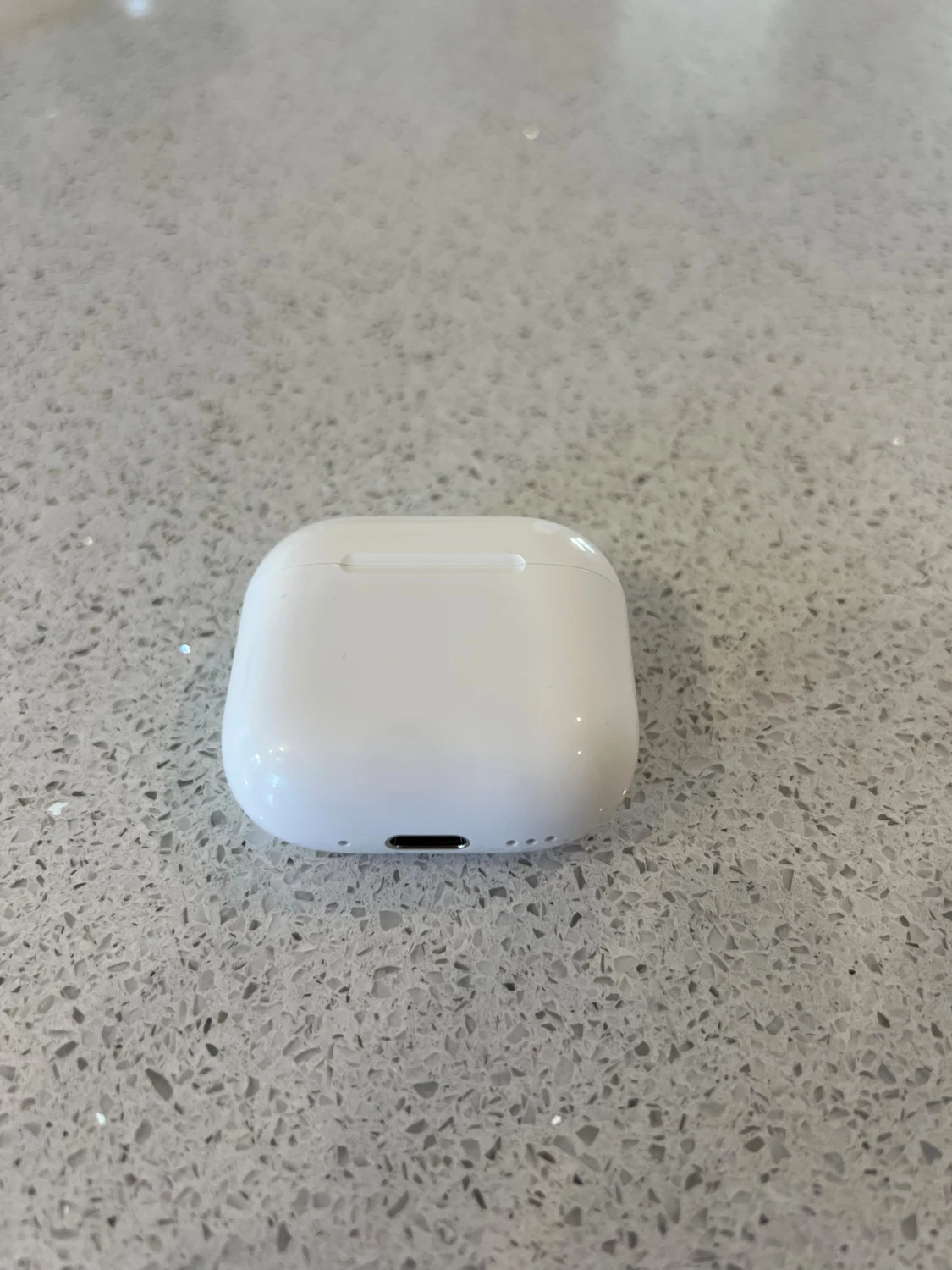 Hörlurar 4 – trådlösa med laddningsetui - 2