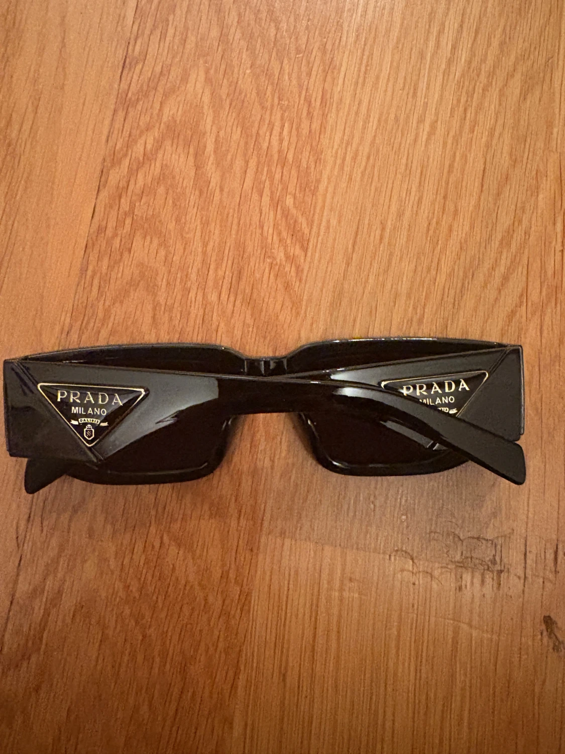 Svarta solglasögon från Prada - 1