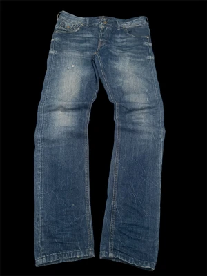 Blå archive 2000s grisch vintage jeans - NOT JACOB CÖHEN. Blue vintage jeans with beautiful wash and derails. Full length 106cm, waist 43.5cm, thigh 28cm. 
