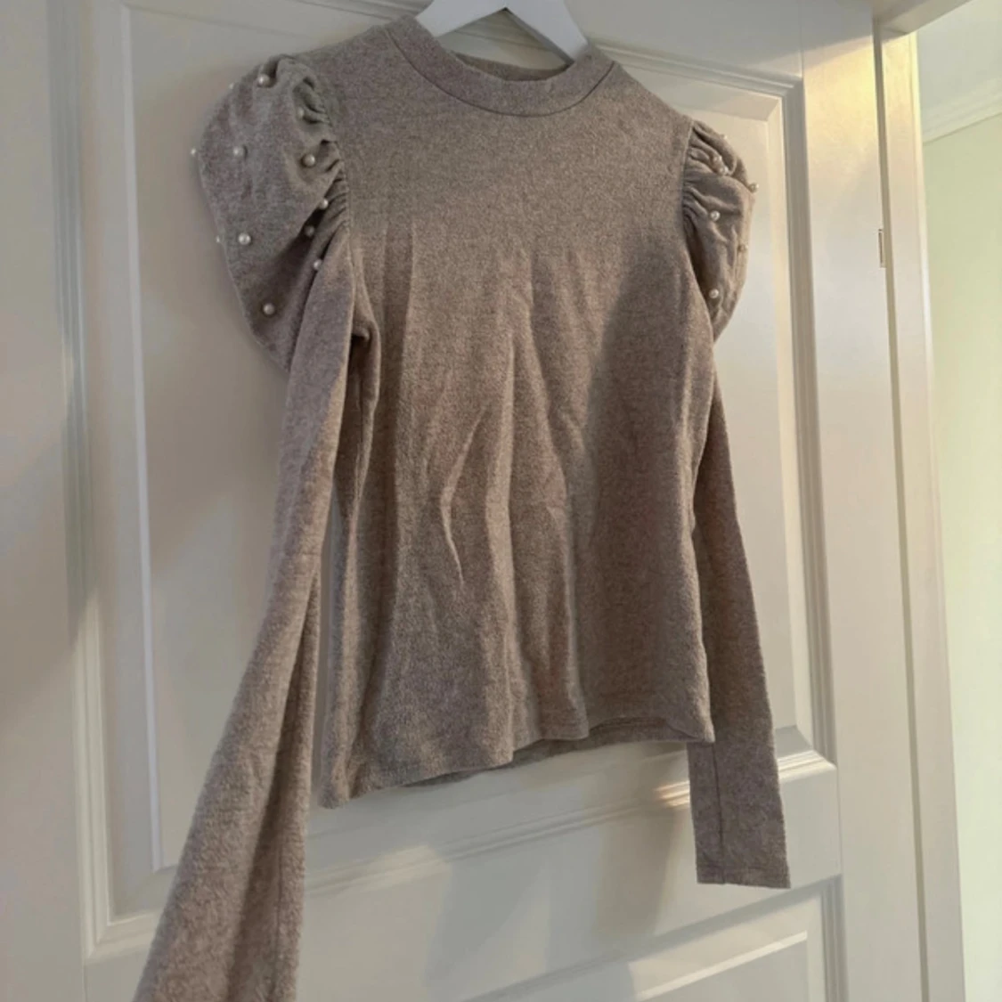 Stickad beige tröja  - 1