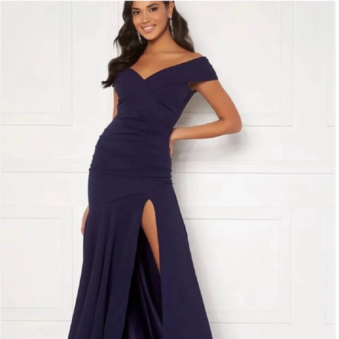 Marinblå långklänning med slits