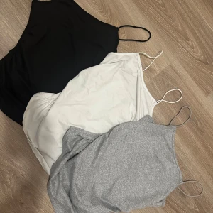 Linnen ifrån SHEIN - Jag säljer dessa tre linnen ifrån shein, dom alla är i storlek S. Jag säljer dom för dom inte kommit till användning. Man kan köpa en för 40kr eller alla tre för 100kr. 